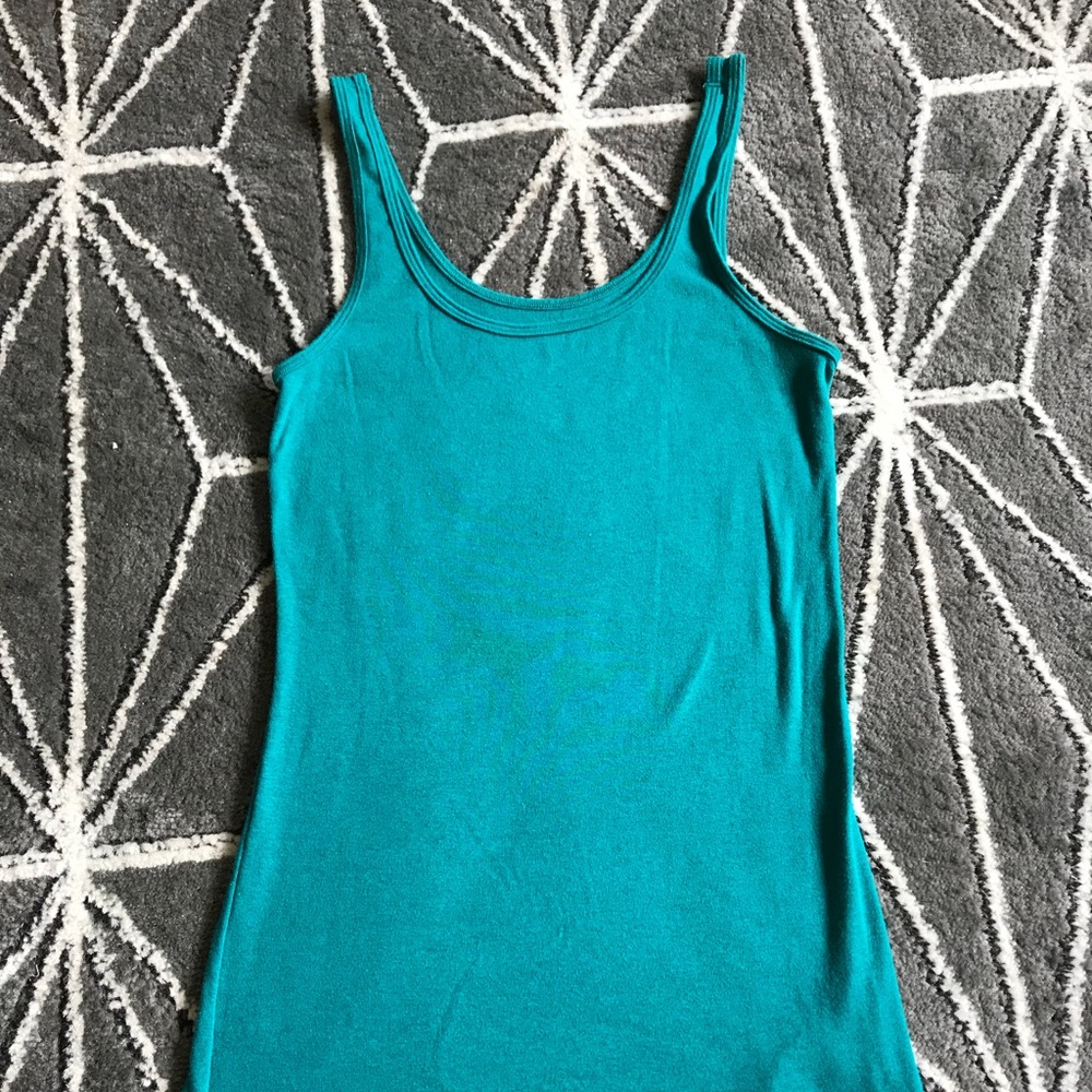 Perfect aqua Old Navy tank top in women’s M